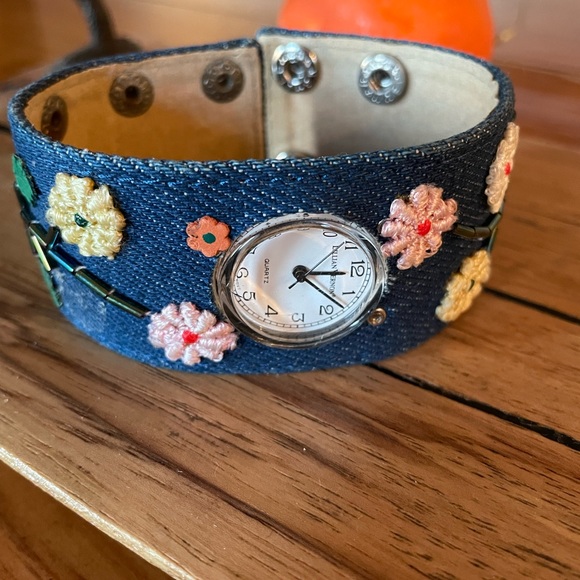 LILIAN VERNON vintage 70style adjustabl cuff wrist watch.Floral Embroidery denim - Picture 2 of 8
